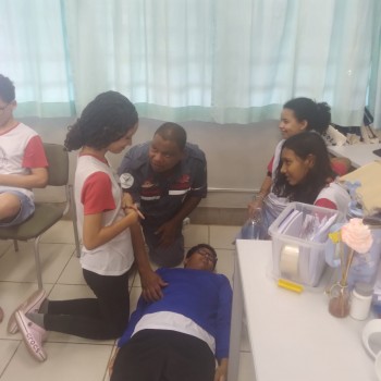 Defesa Civil realiza palestra educativa em escola estadual de Presidente Prudente